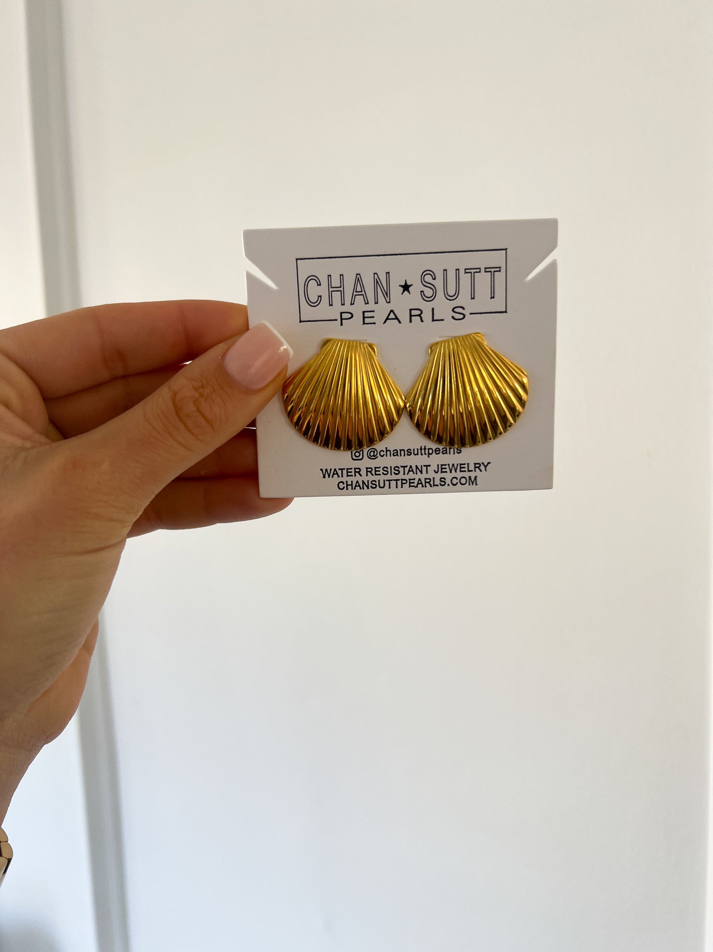 THE SHELL EARRINGS - Triple Charm Boutique