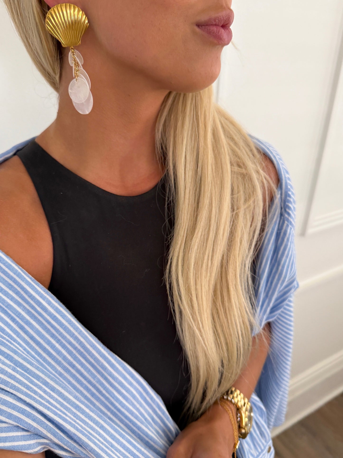 PEARL SEASHELL EARRINGS - Triple Charm Boutique