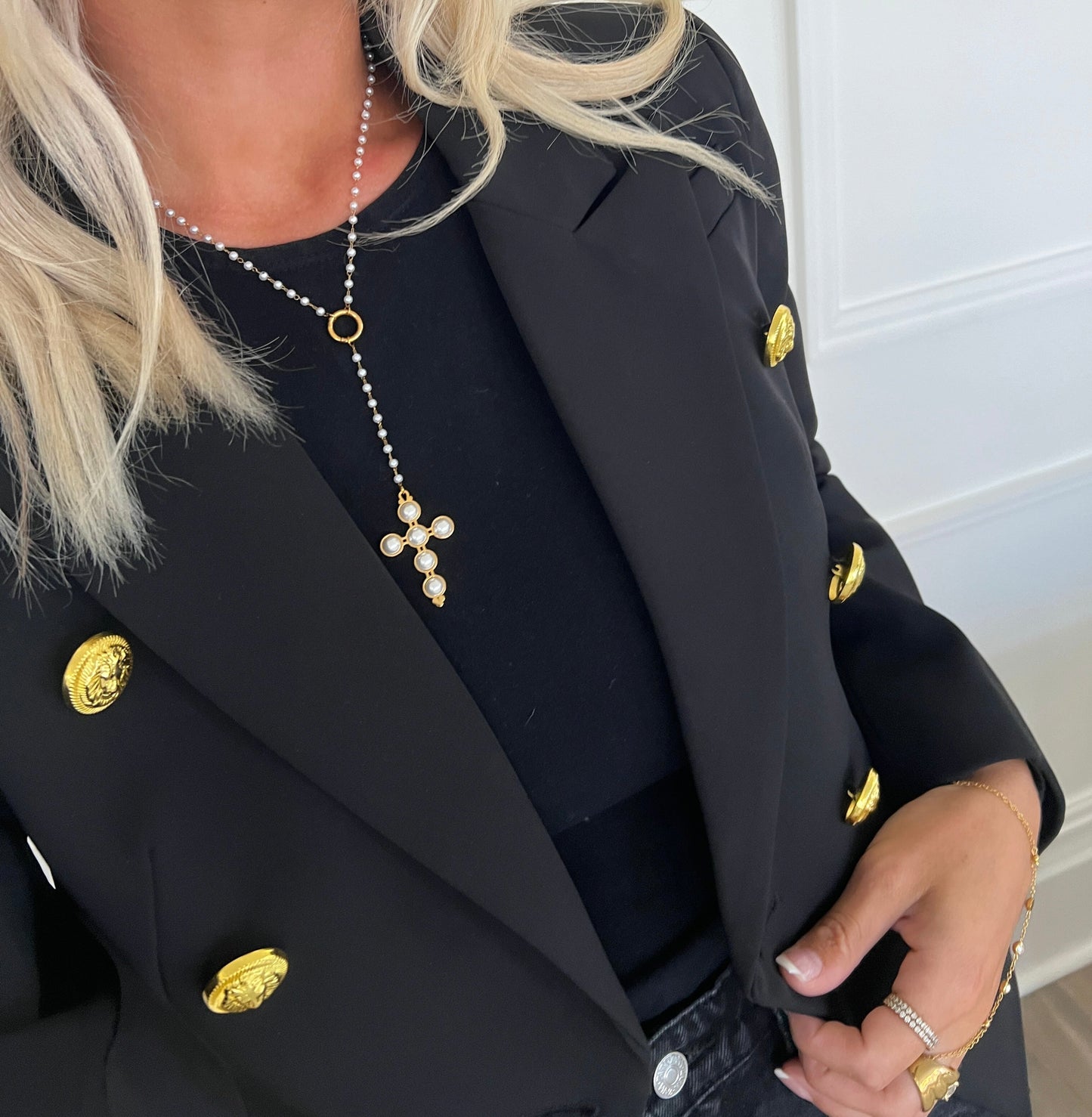 LARIAT PEARL CROSS NECKLACE - Triple Charm Boutique