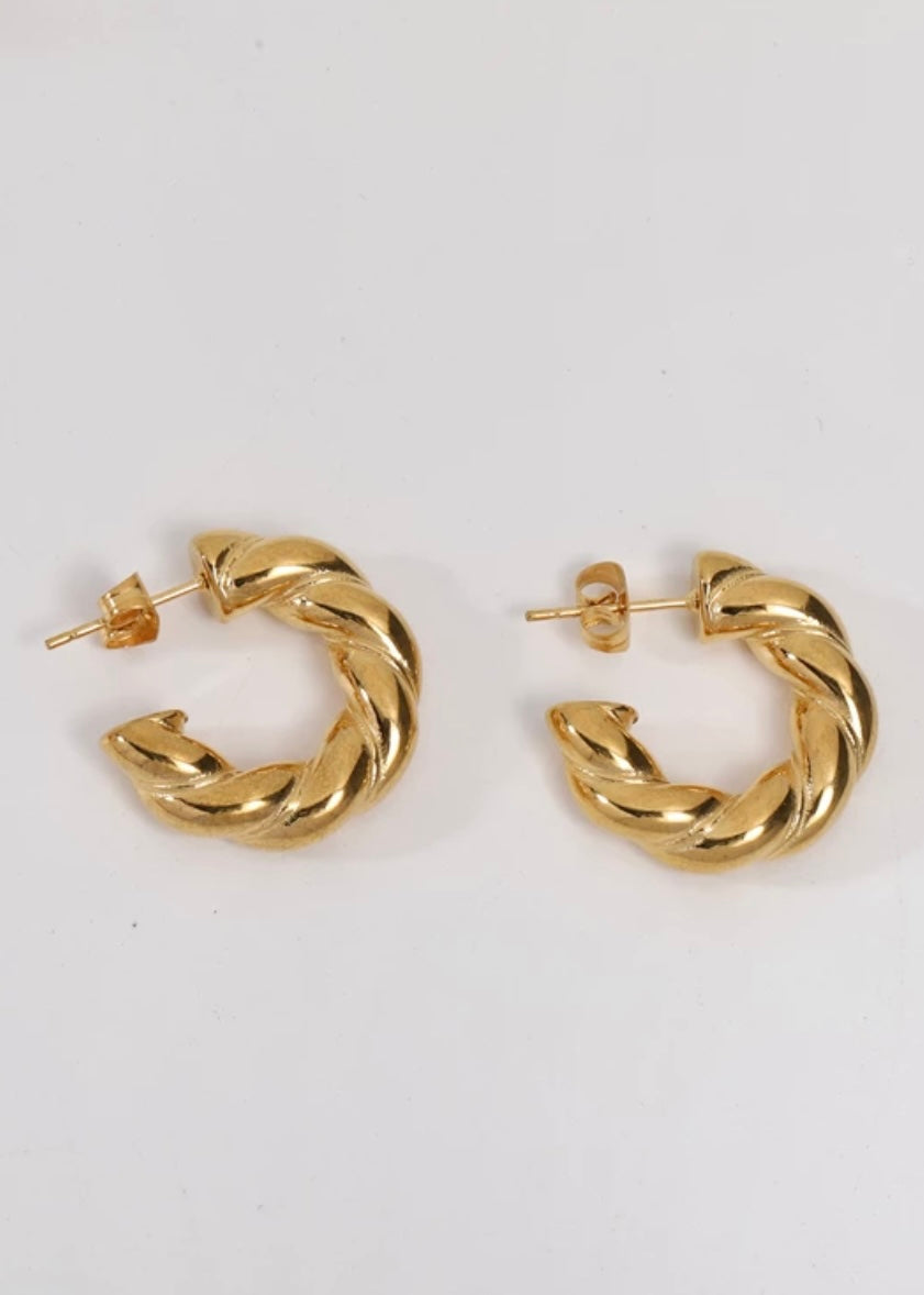 DAINTY TWIST HOOPS - Triple Charm Boutique