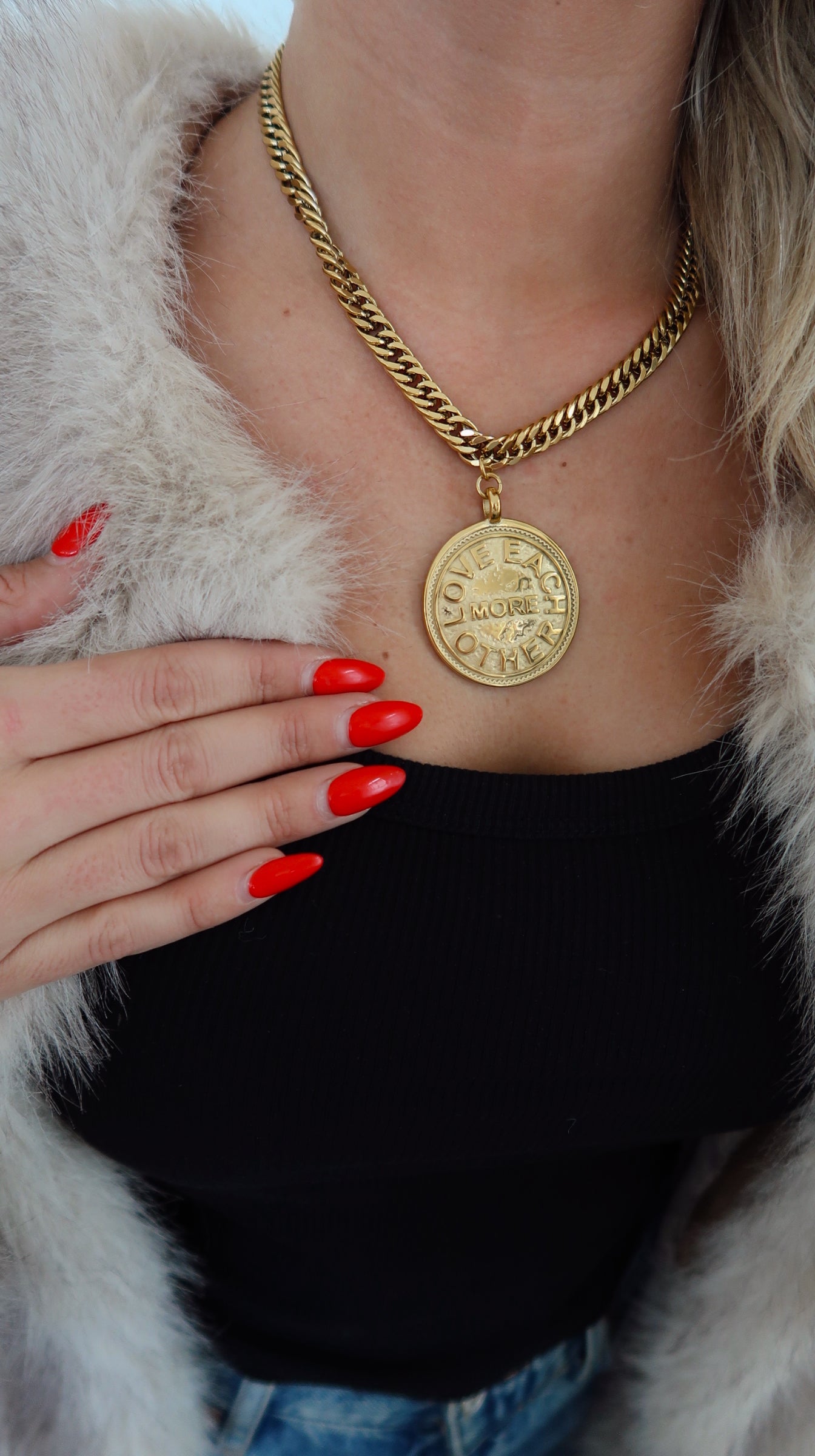 MEREDITH NECKLACE - Triple Charm Boutique