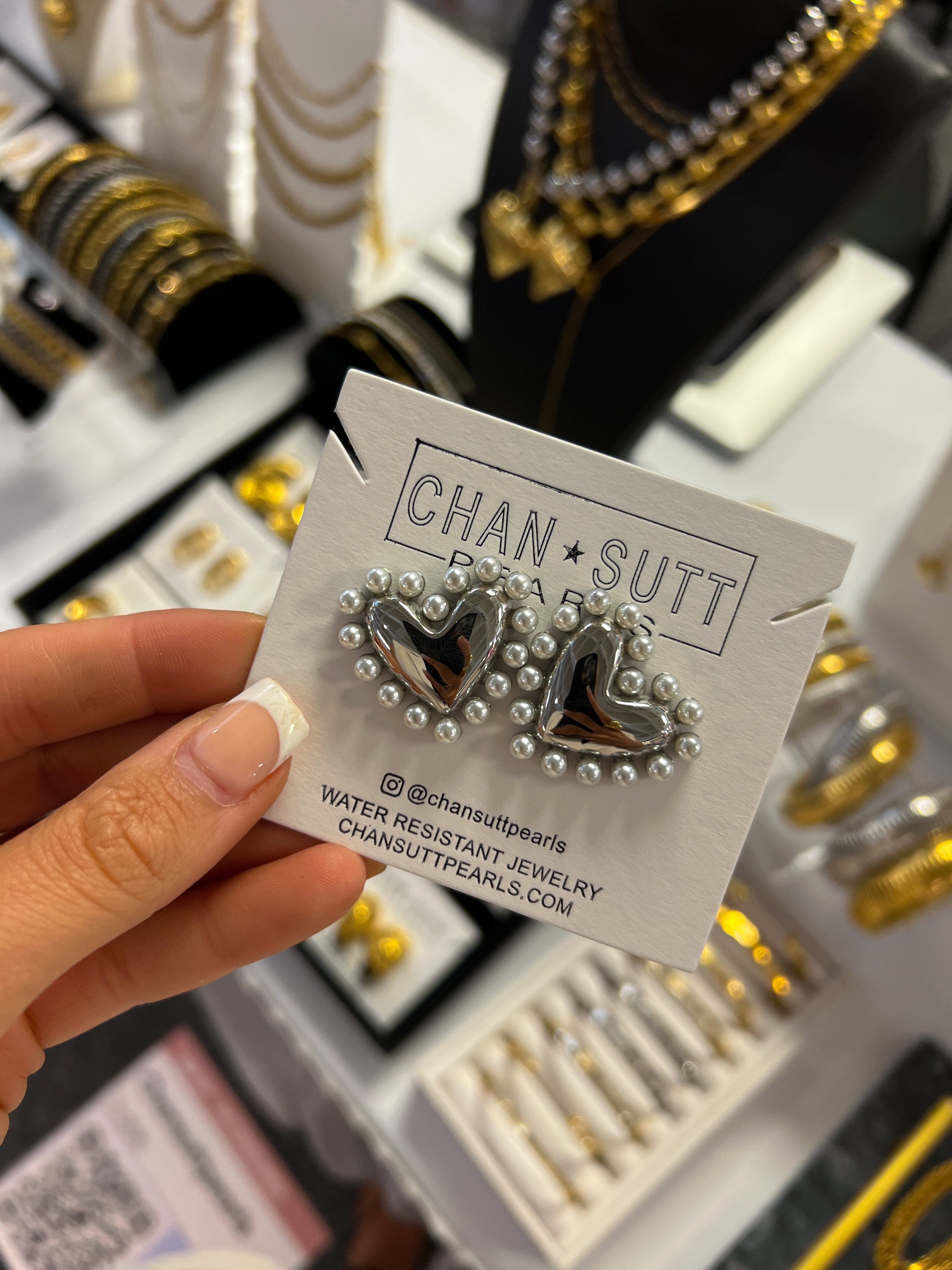 PEARL HEART EARRINGS - Triple Charm Boutique