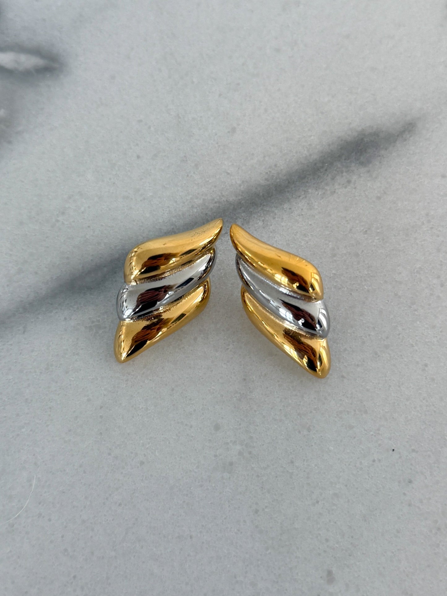 TWO TONED SARAH EARRING - Triple Charm Boutique