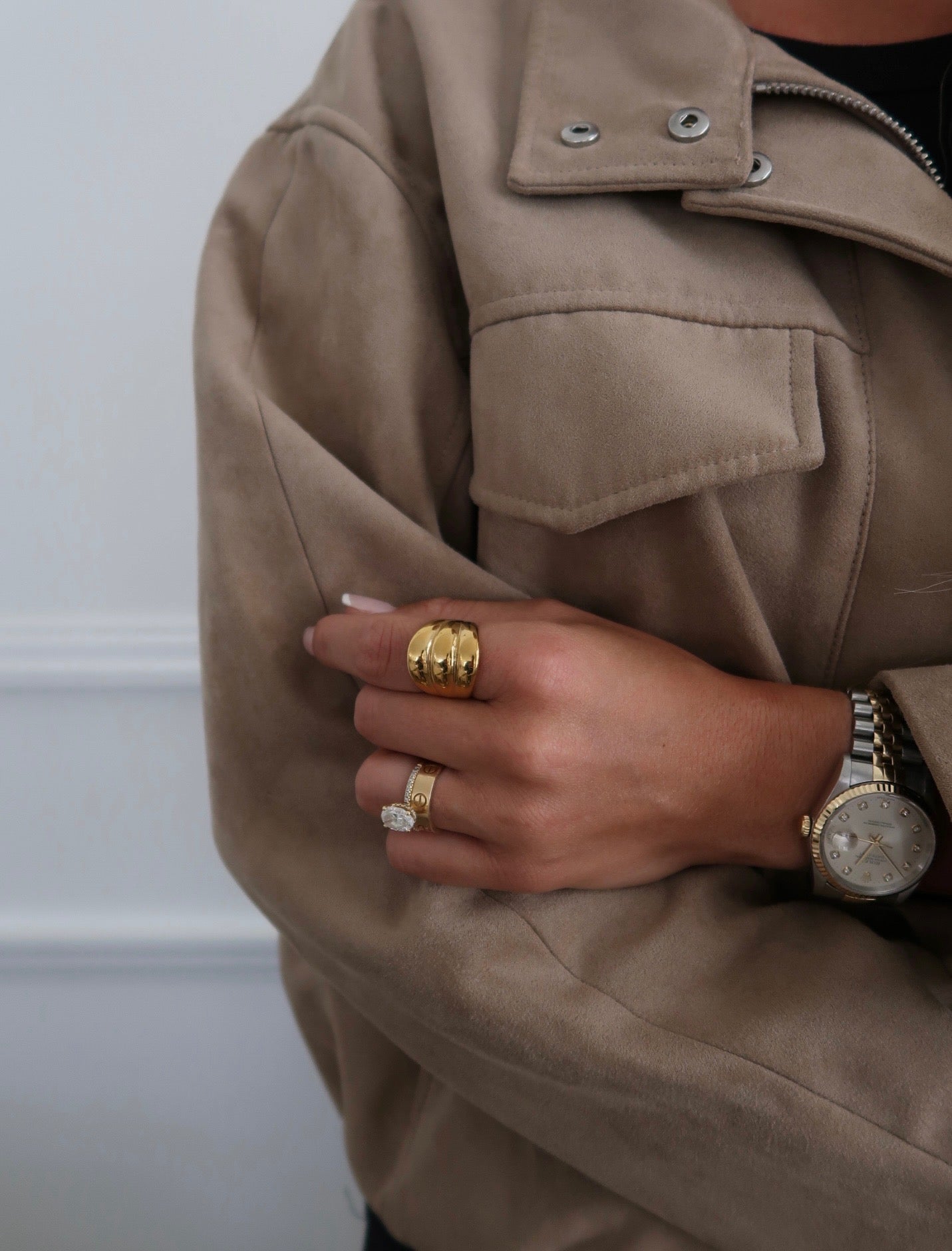 LARGE GOLD SHELL RING - Triple Charm Boutique