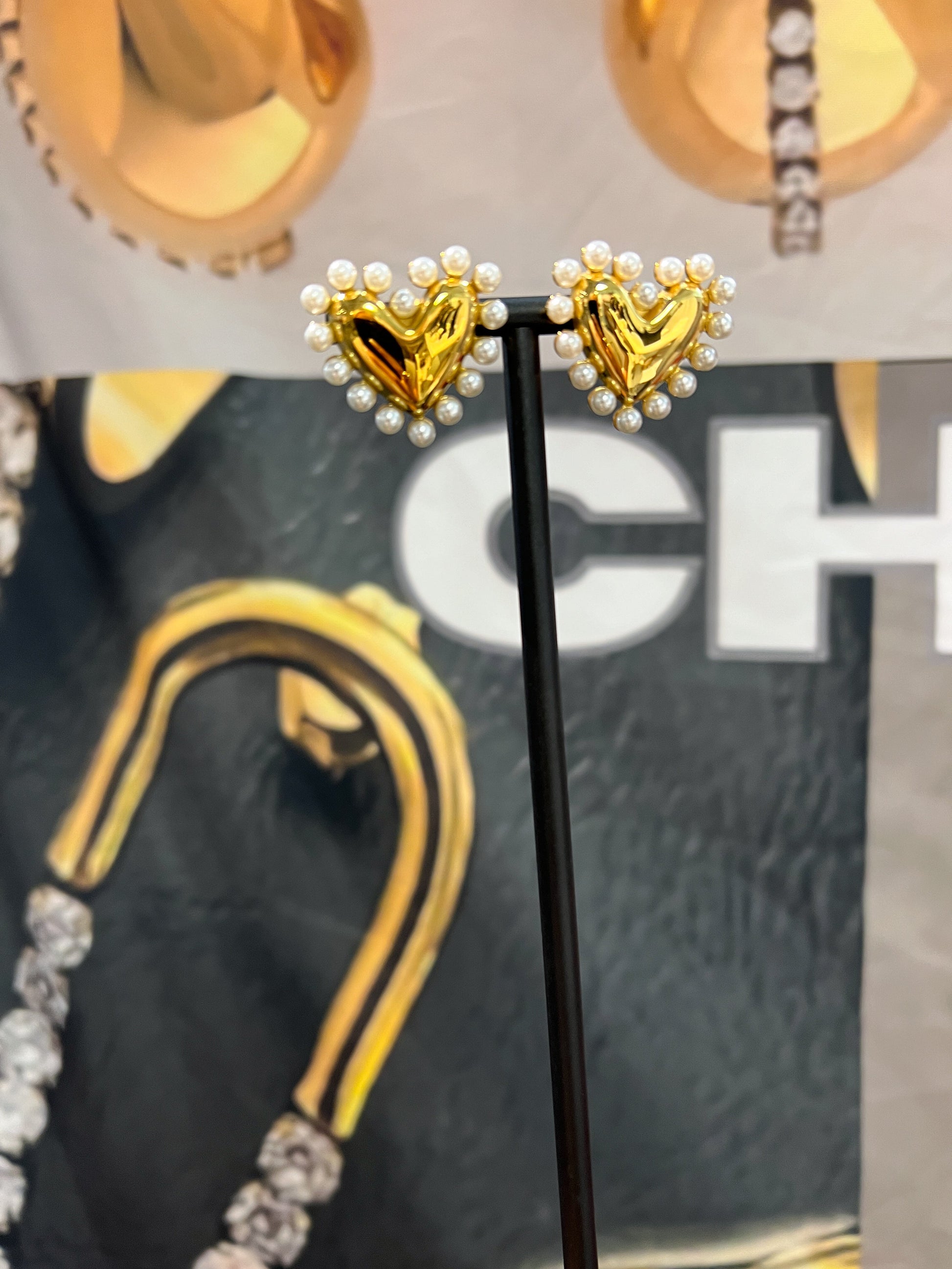 PEARL HEART EARRINGS - Triple Charm Boutique