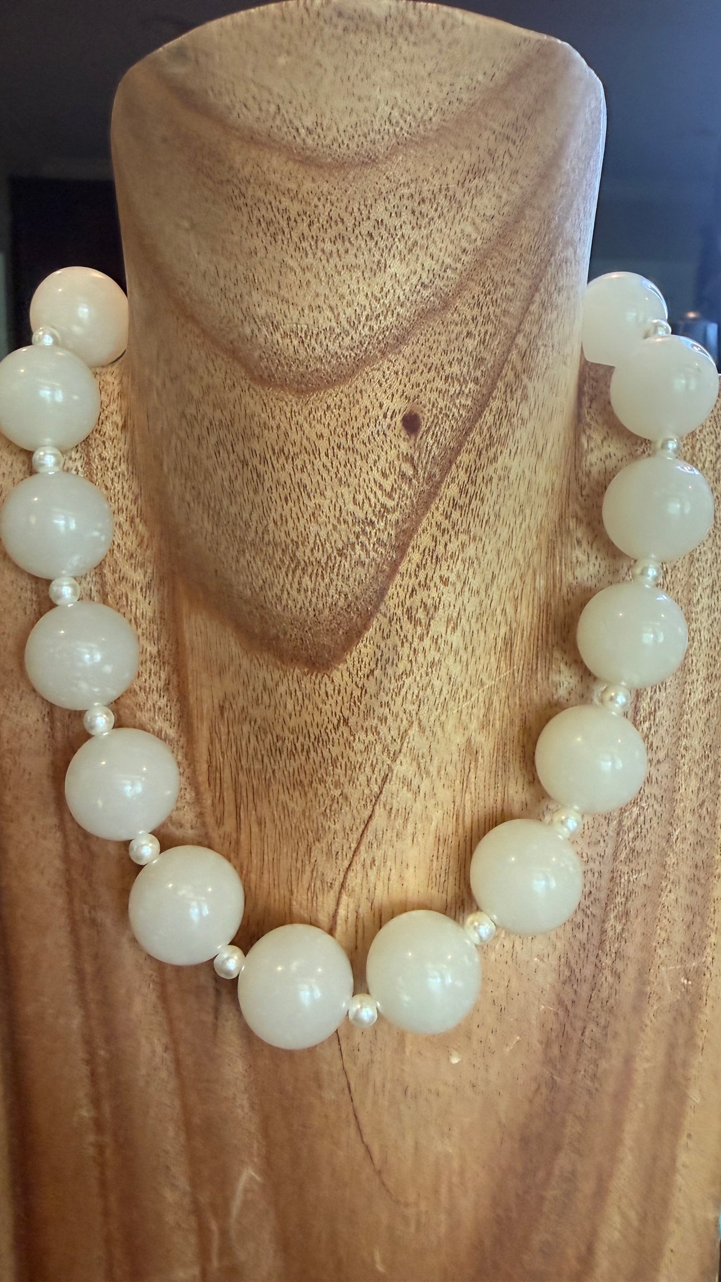 The Cream Magnet Bead & Pearl Necklace