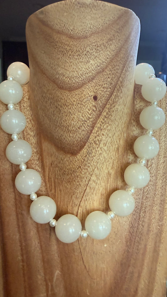The Cream Magnet Bead & Pearl Necklace