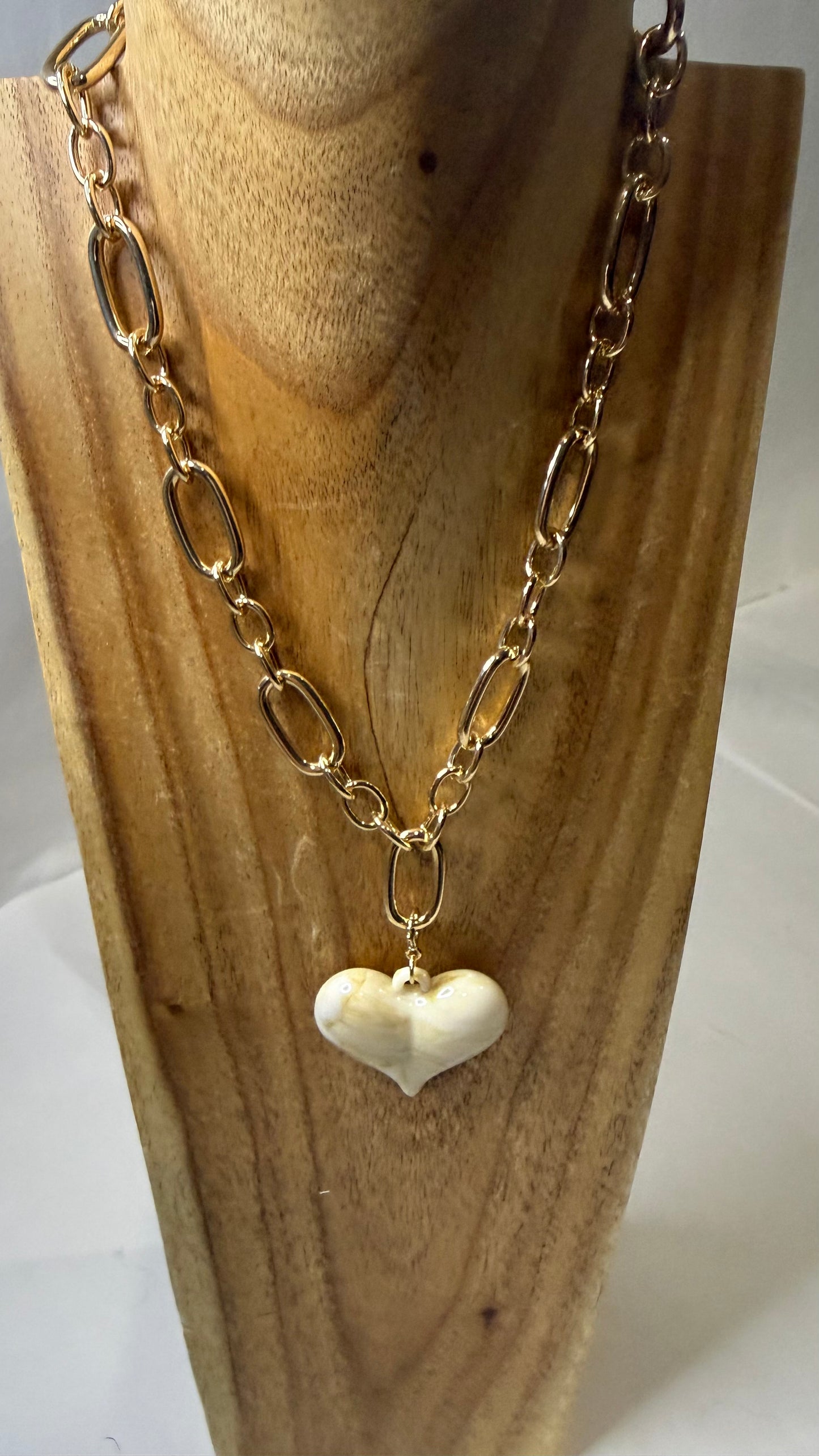 The Cream Heart Chain Necklace Pre-order