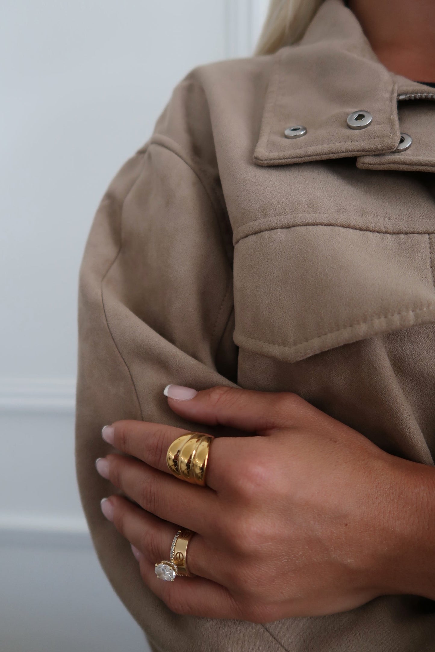 LARGE GOLD SHELL RING - Triple Charm Boutique