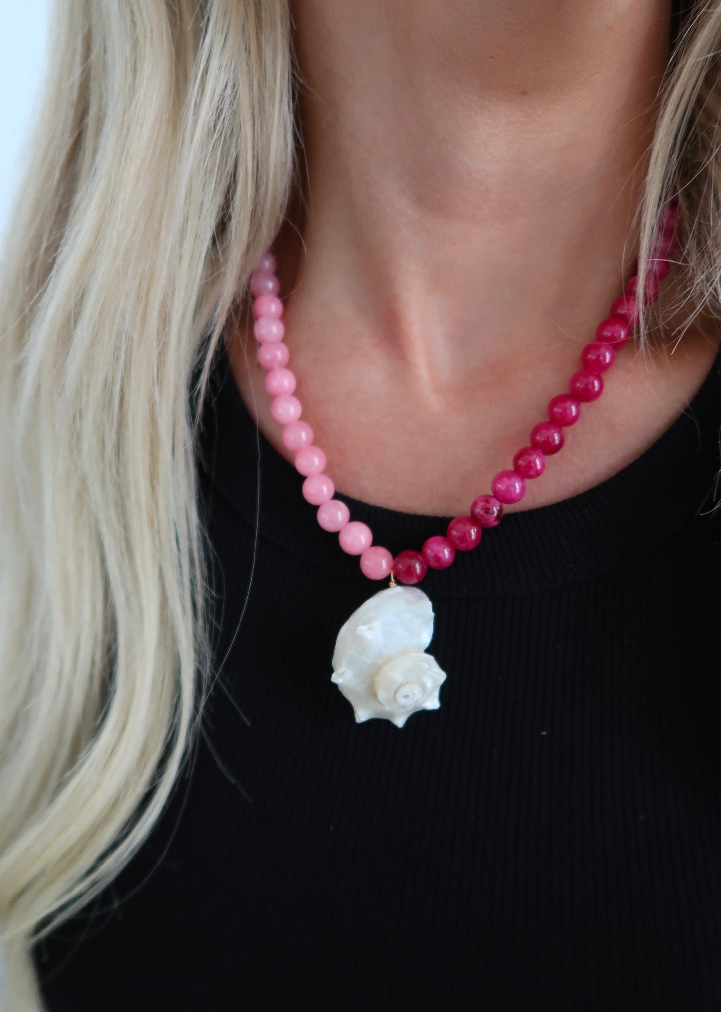 PINK SEASHELL NECKLACE - Triple Charm Boutique