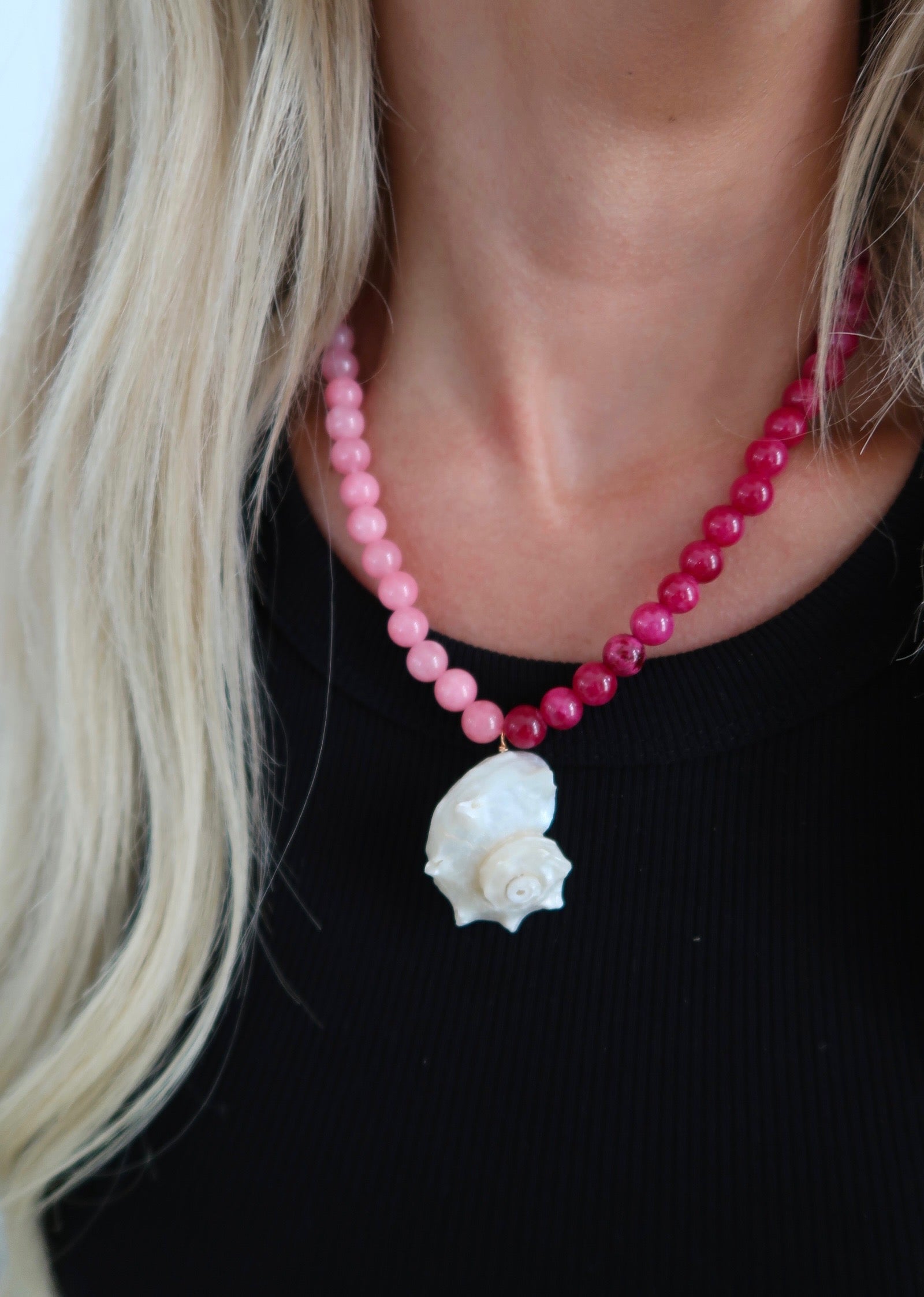 PINK SEASHELL NECKLACE - Triple Charm Boutique
