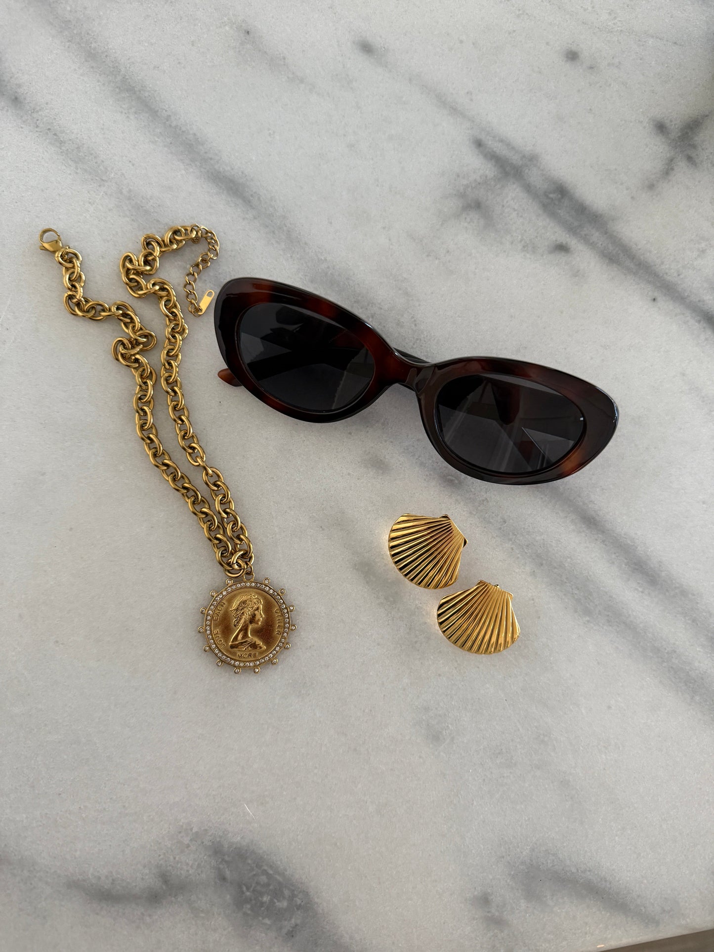 THE SHELL EARRINGS - Triple Charm Boutique