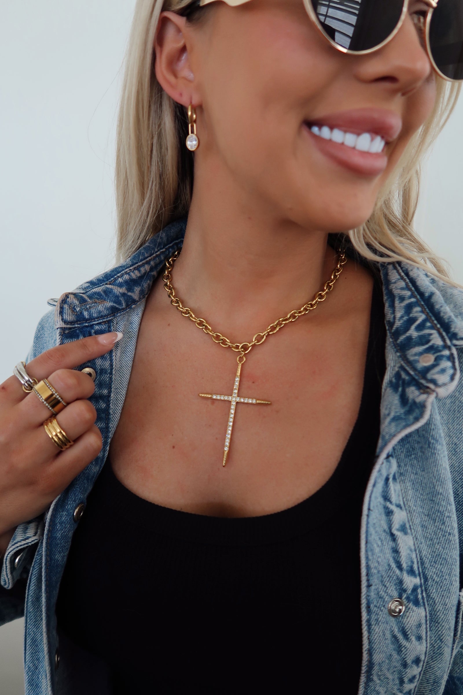 LUXE CROSS NECKLACE - Triple Charm Boutique