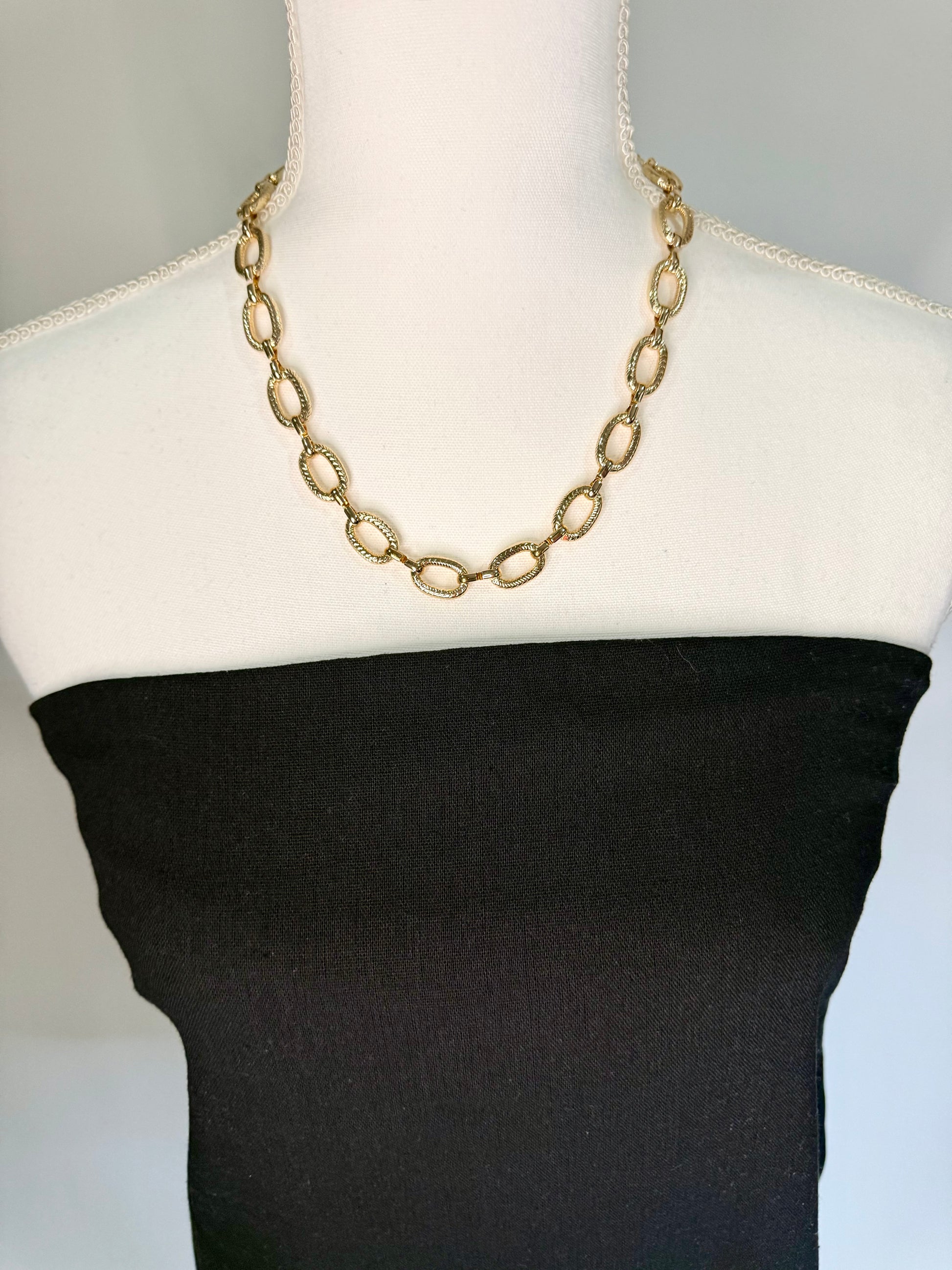 Linked Gold chain - Triple Charm Boutique