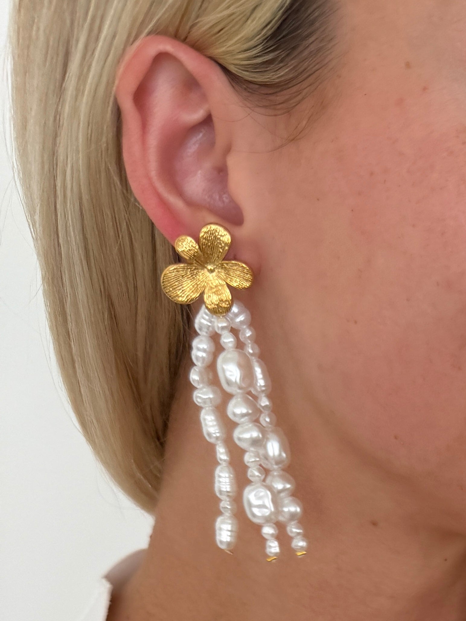 ALOHA EARRINGS - Triple Charm Boutique