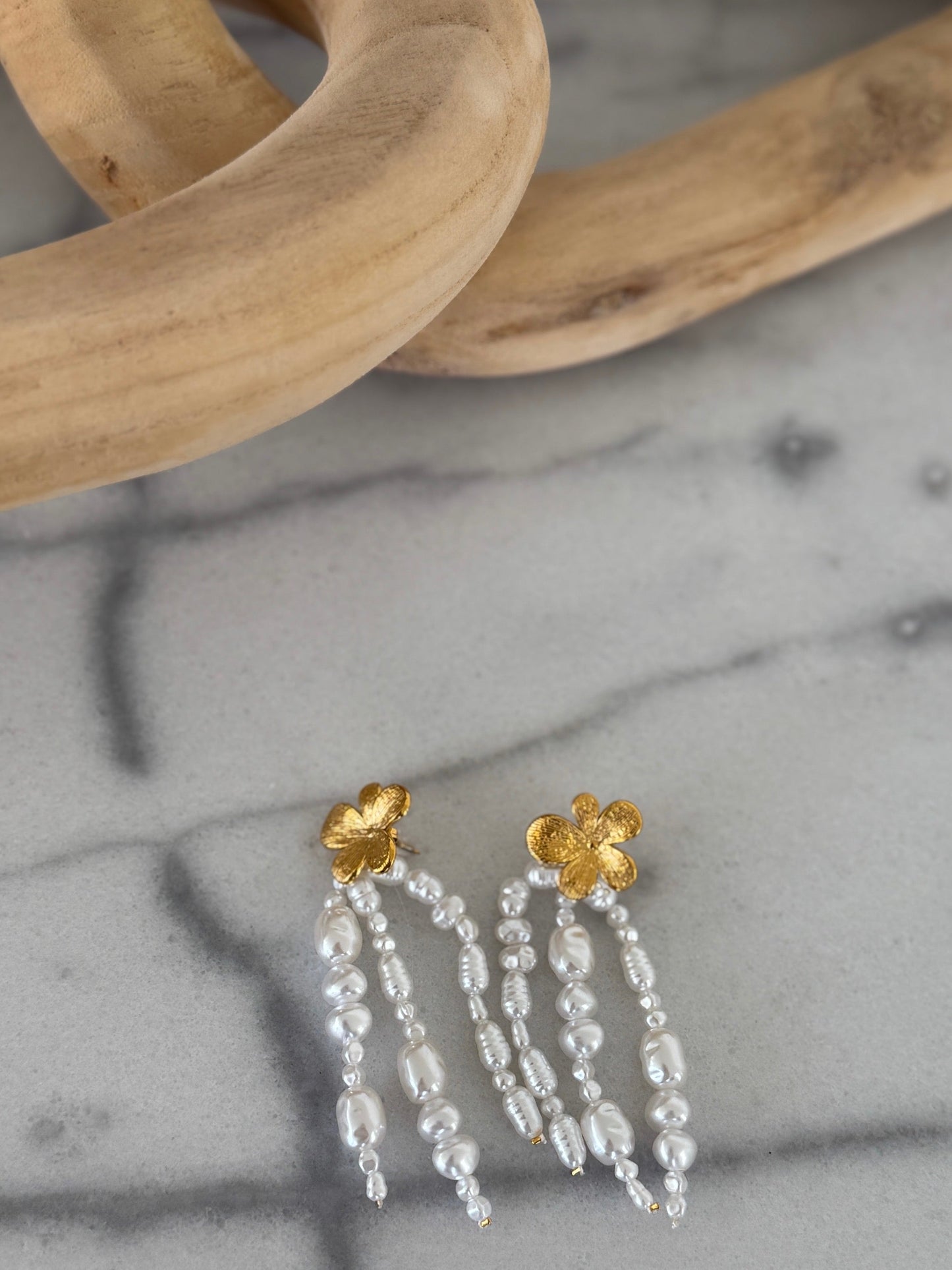ALOHA EARRINGS - Triple Charm Boutique
