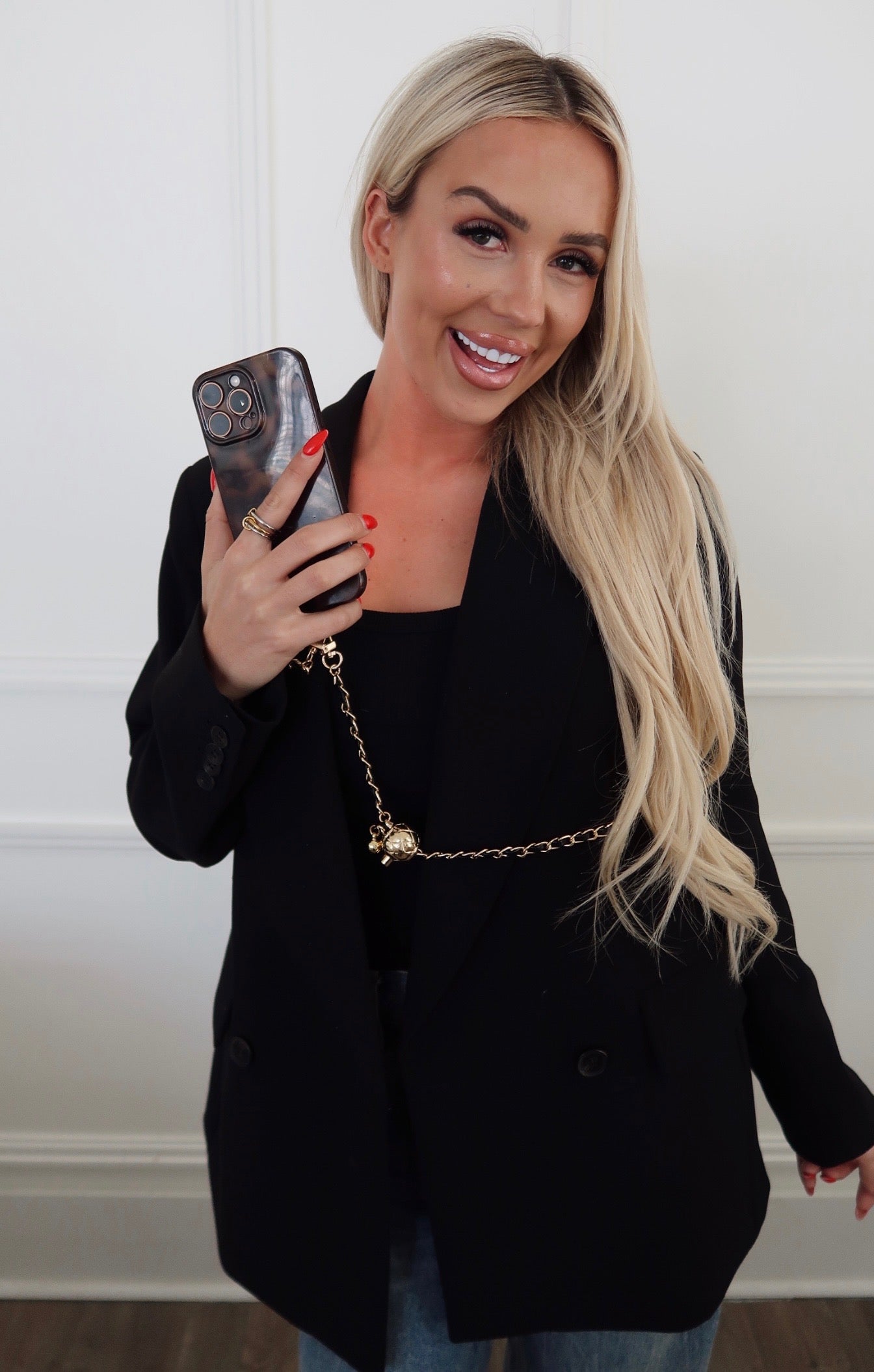 PHONE CHAIN - Triple Charm Boutique
